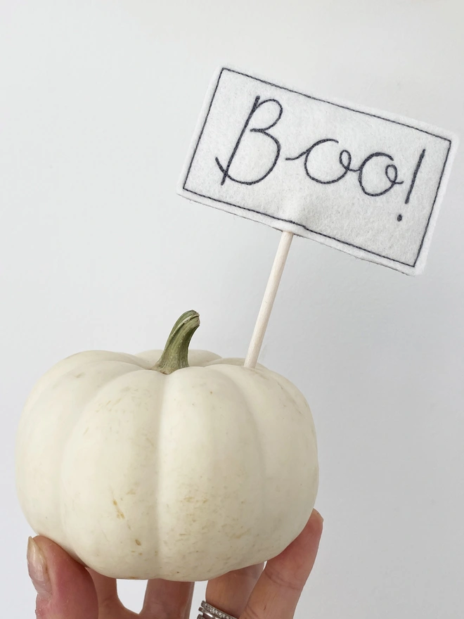 Boo ! Small Pumpkin Halloween Sign