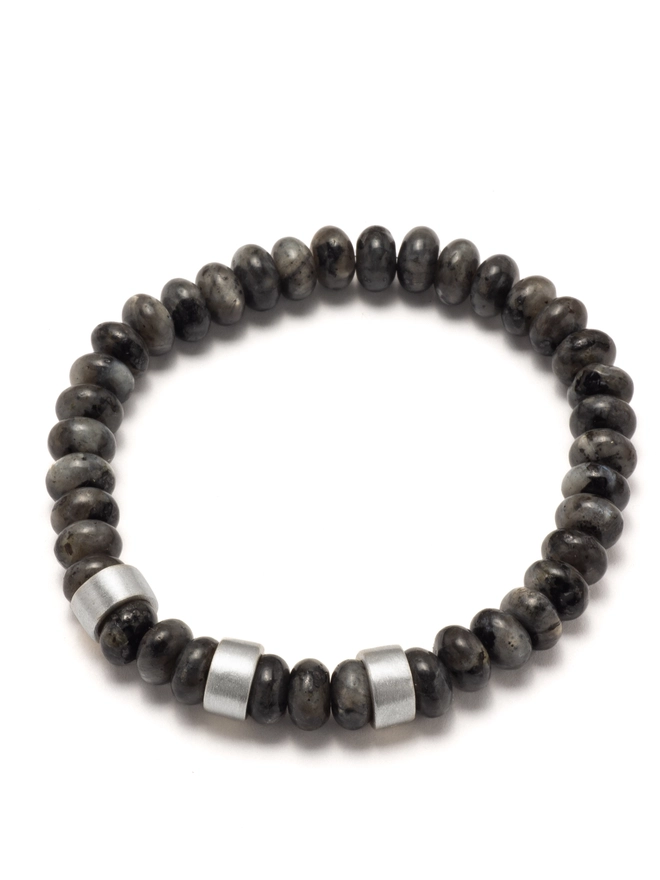 Chambers & Beau Nomad Bracelet with natural jade and labradorite beads, personalised sterling silver life beads and stretch elastic fit. A modern personalised bracelet inspired by life’s journeys.