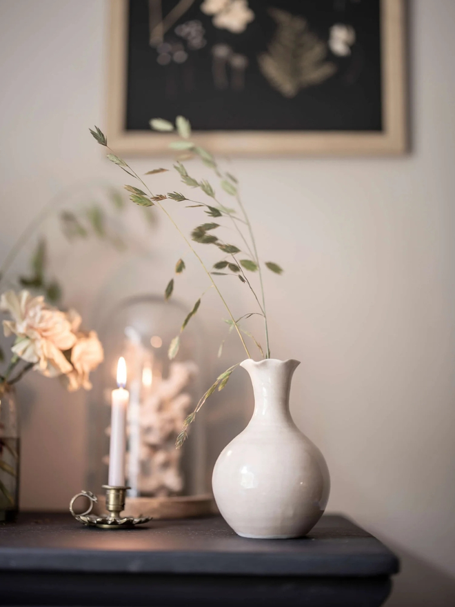 flora scallop white vase