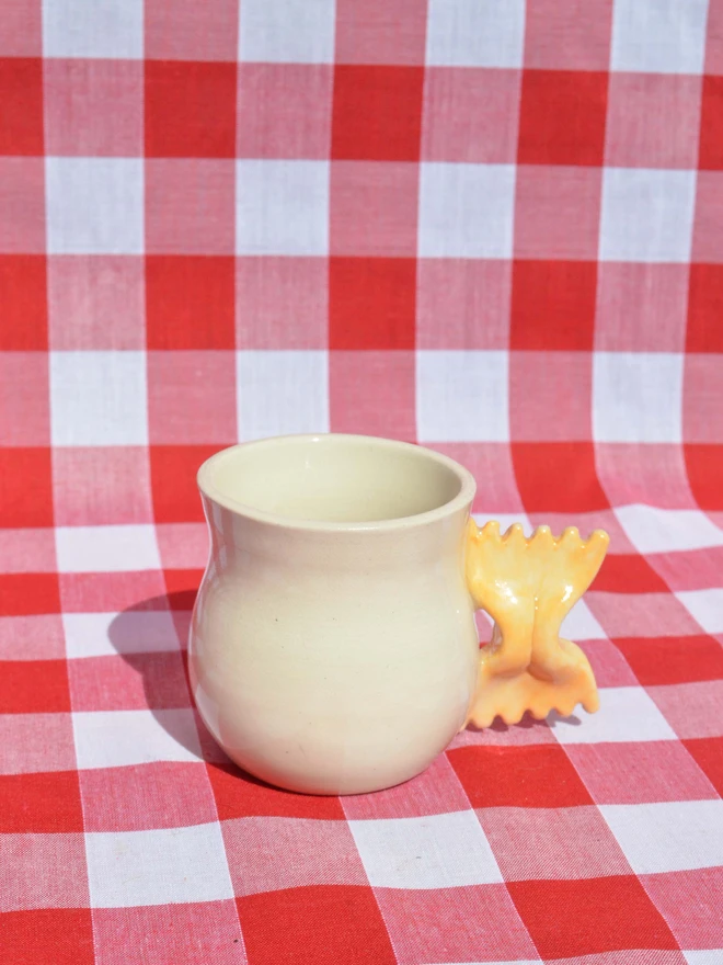 Farfalle pasta mug - hourglass