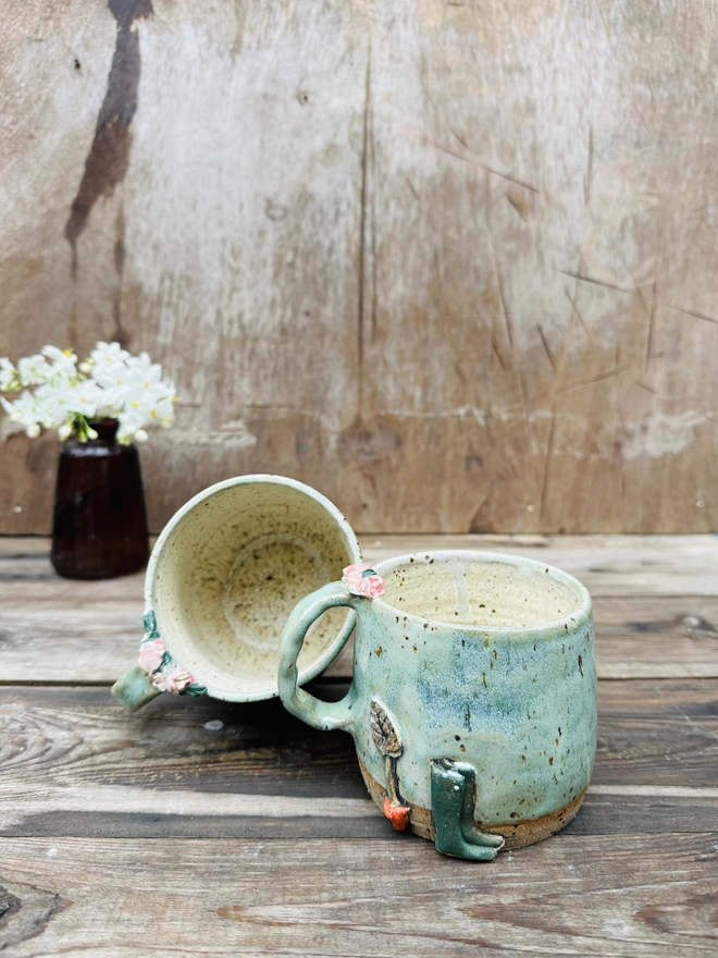 Gardeners mug with cream interior