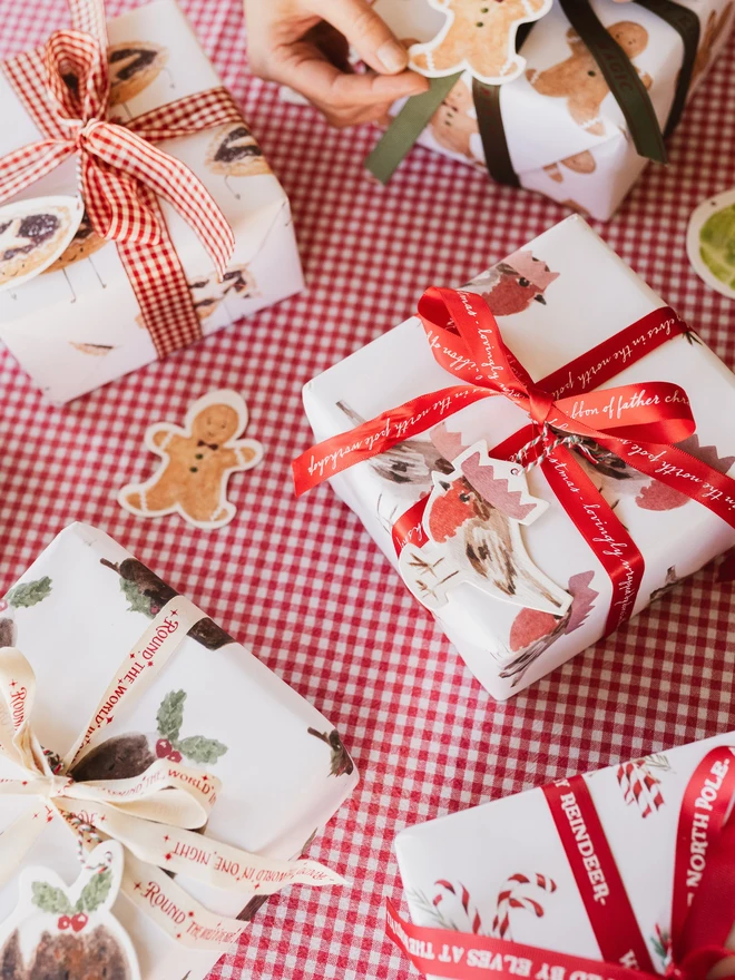 Western Sketch Christmas Gift Wrap Bundle 