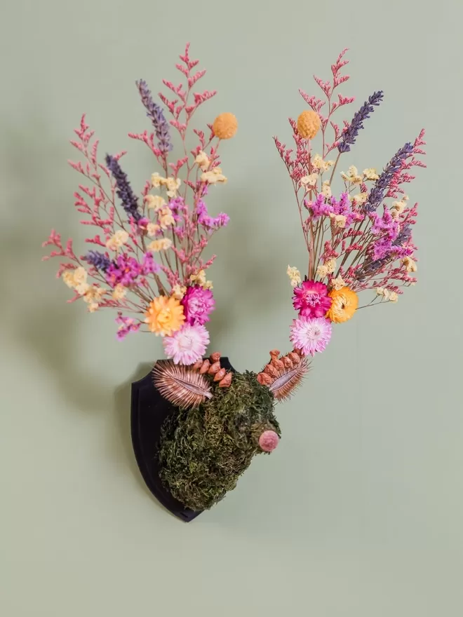 Handcrafted Dried Flower 'Pink Mini' Deer Wall Hanging