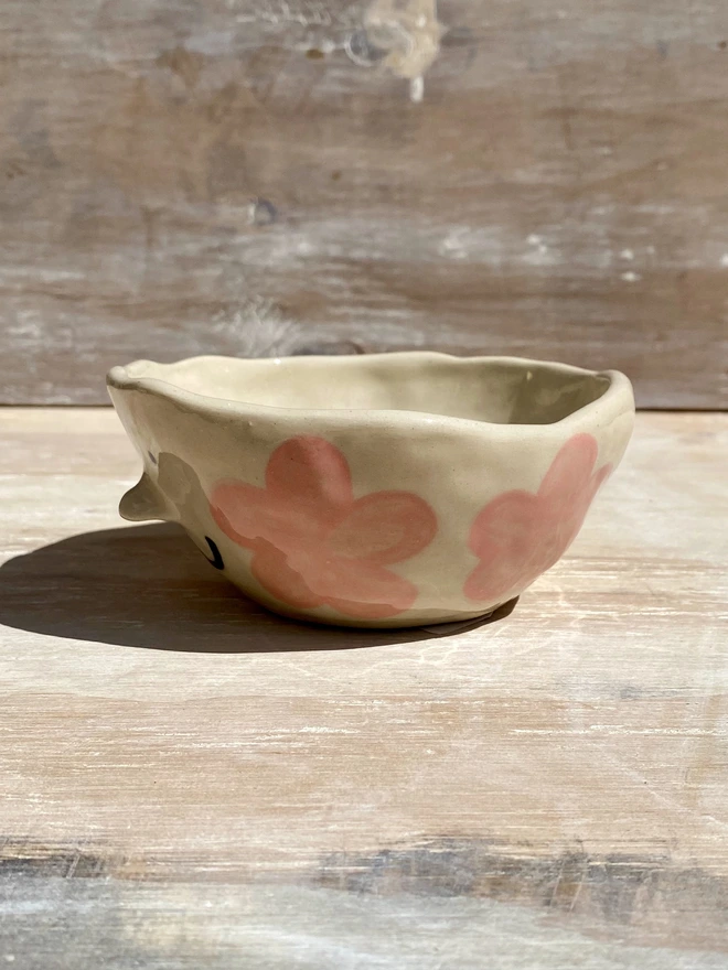 pink daisy ceramic pot - side