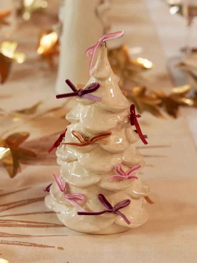 Ceramic Christmas tree decoration, white crackle glaze, velvet bows