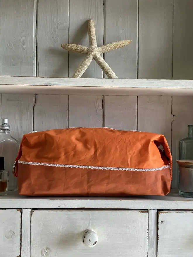 tan wash bag