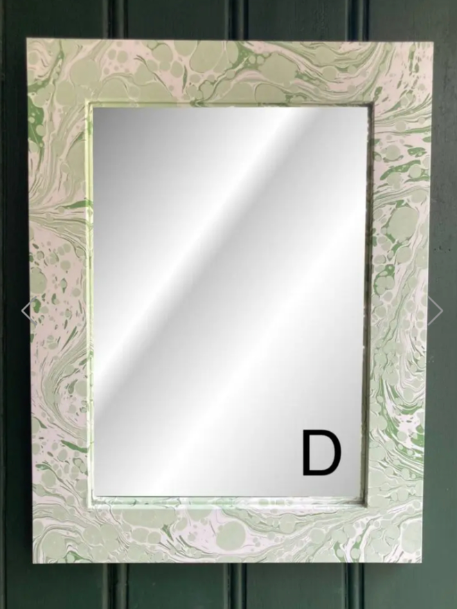 Small Mirror. A mirror in D