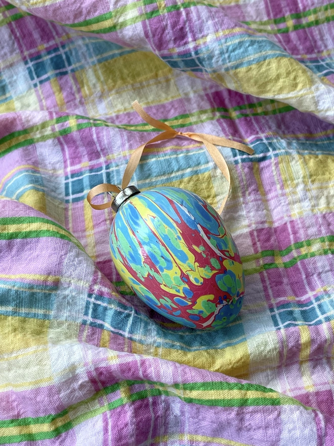 hand marbled easter egg decoration