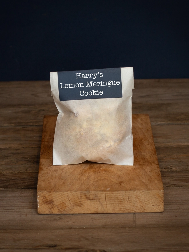 Lemon Cookie in a recyclable cookie pouch