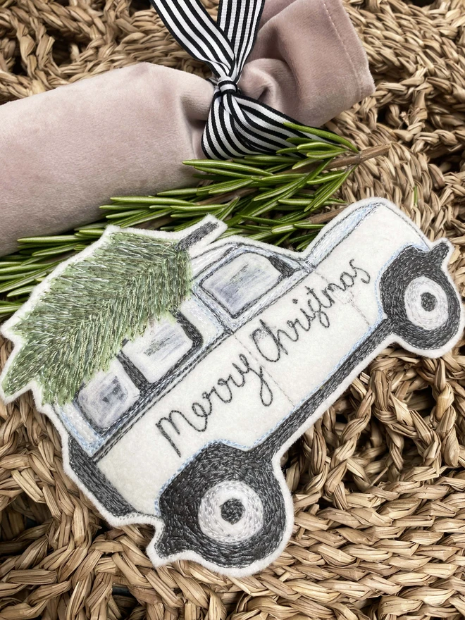 Landrover christmas car decoration