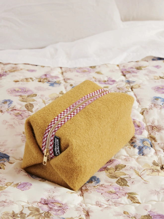 CATHERINE COLEBROOK BOXY WASH BAG - MUSTARD