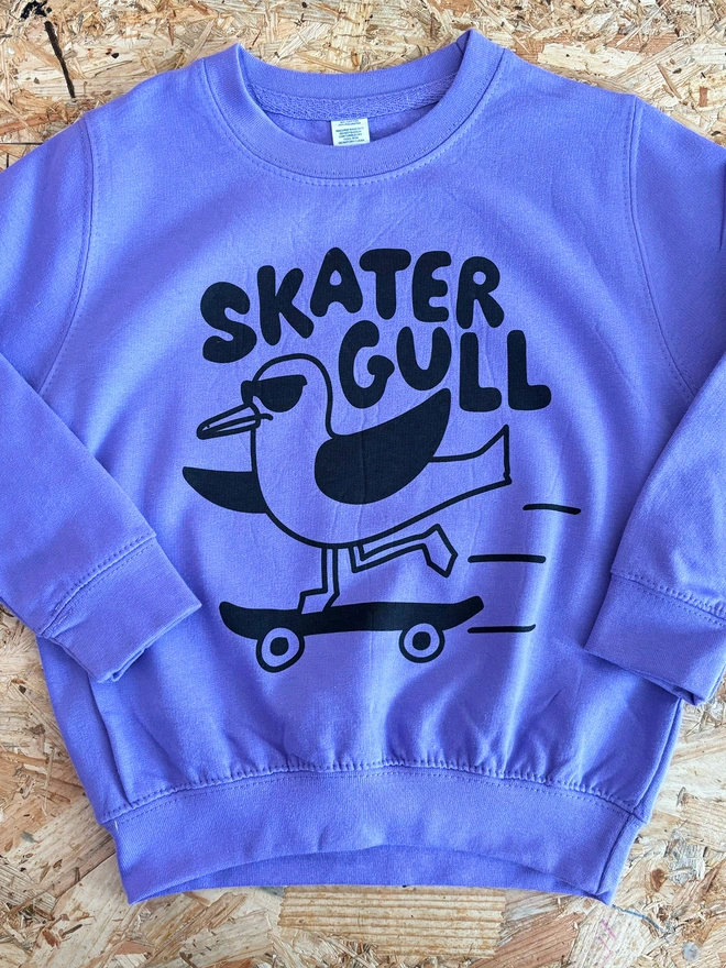 Skater Gull Kids Sweatshirt by hello DODO