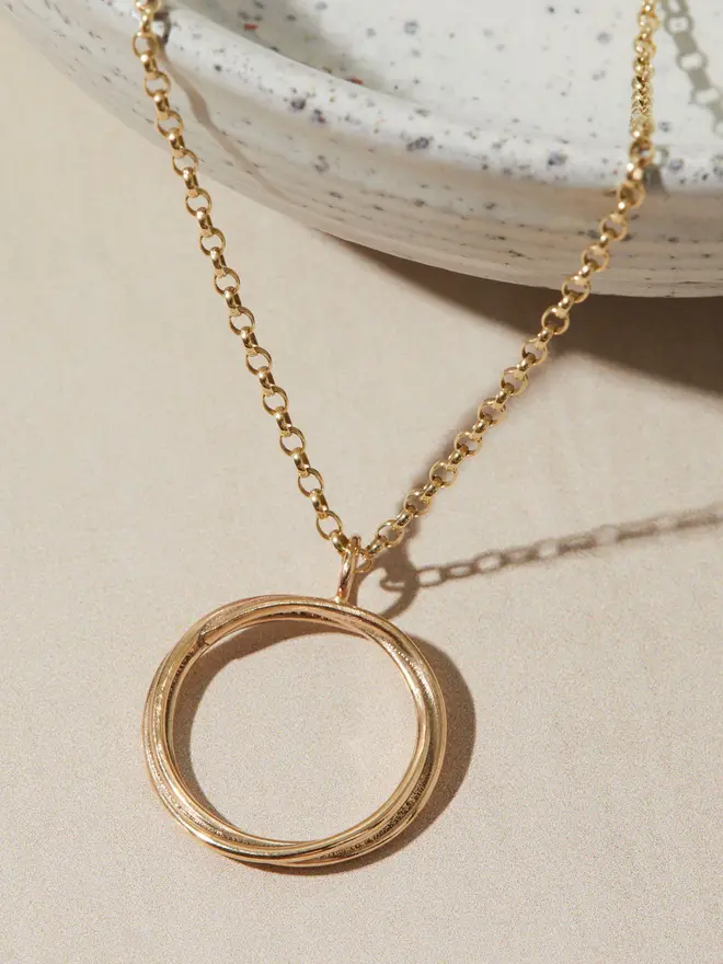 Dainty 9ct Gold Open Circle Necklace close up image