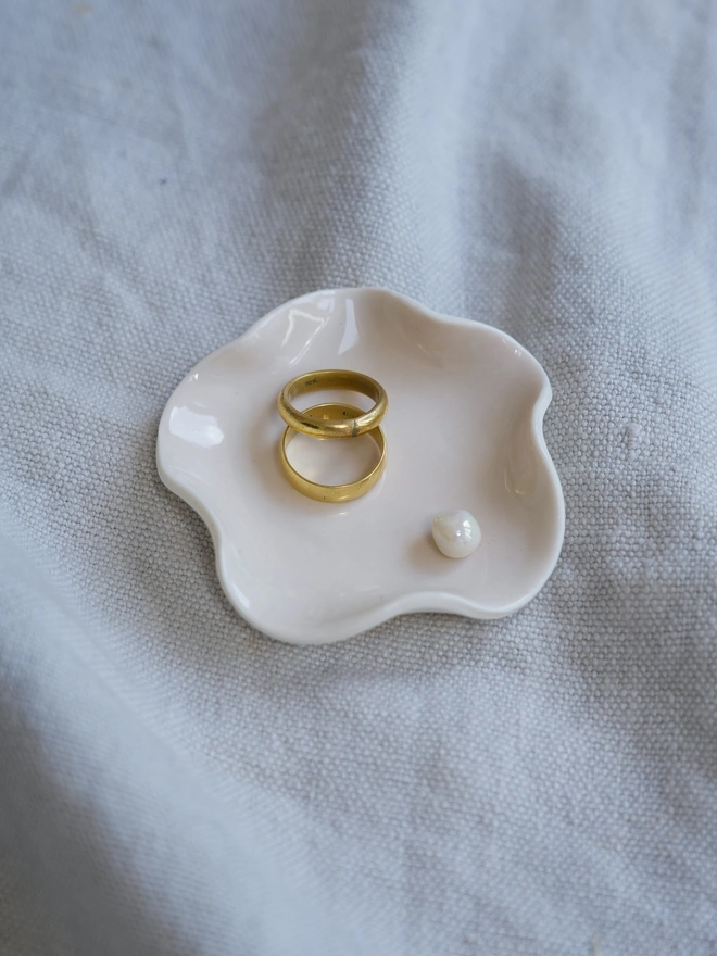 porcelain pink wave dish with pearl