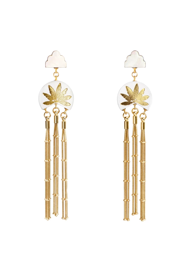 Macao gold palm tree print tassel earrings Ravenala (S) white