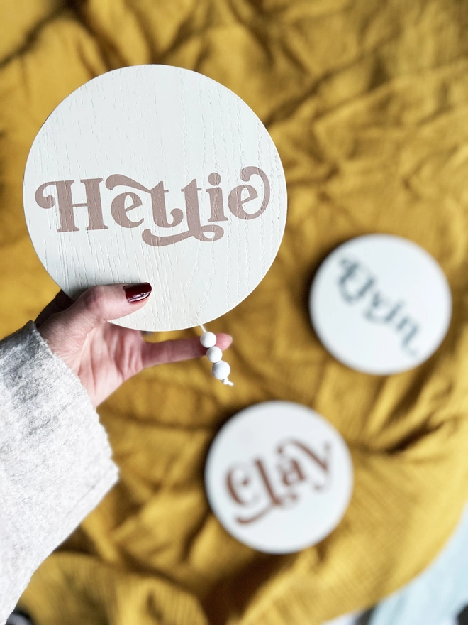 musical wall hanging with the name hettie 