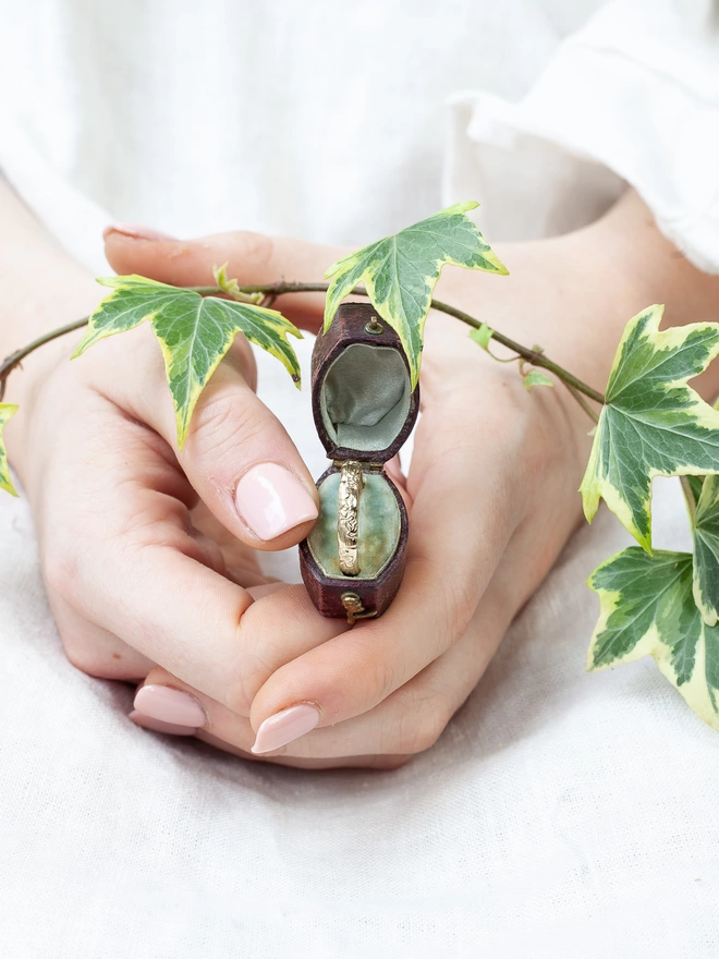 Nature Ivy Leaf Wedding Ring 18ct Gold  