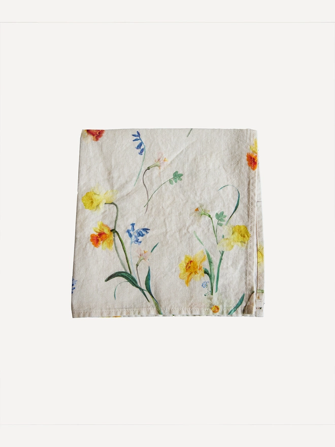 linen napkin printed with daffodils