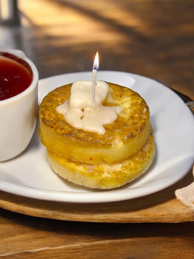 Crumpet candle