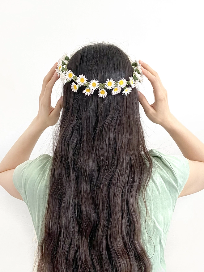 Crepe Paper Daisy Flower Crown Kit