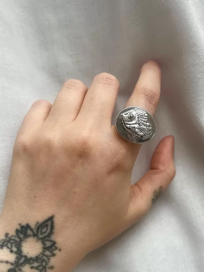 Big fish signet ring