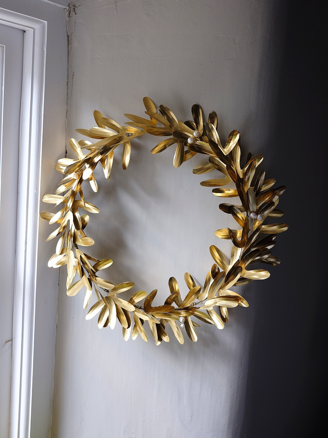 Brass Mistletoe Wreath