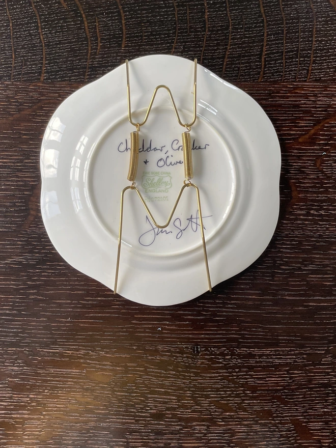 plate hanger