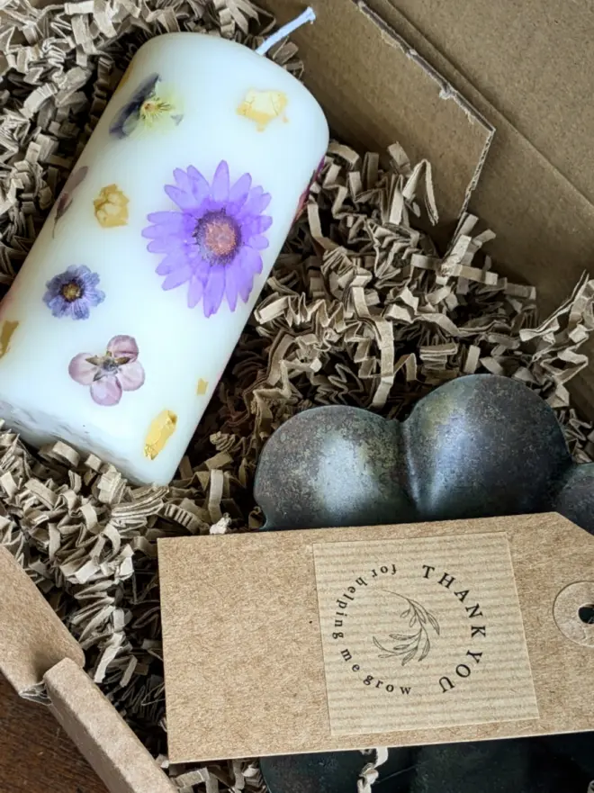 Handmade_Pressed_Flower_Pillar_Candles_Gift set box with gift tag