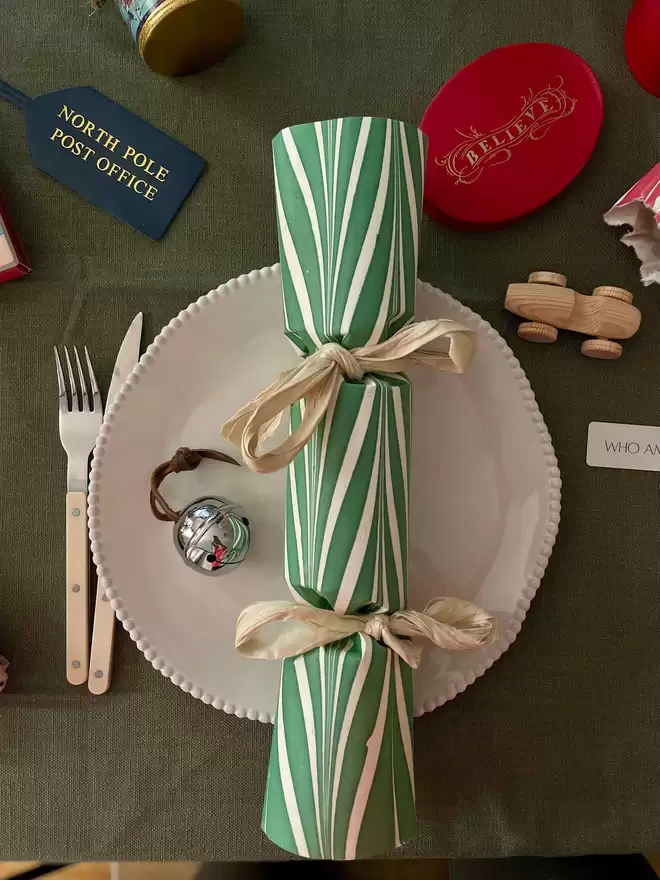 Green candy cane  Christmas crackers - Fill your own