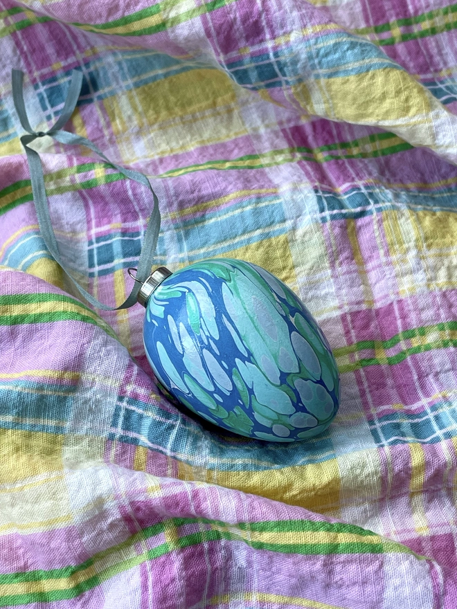 hand marbled easter egg decoration