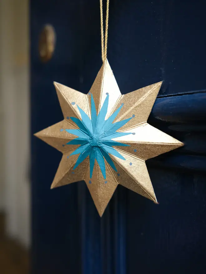 Golden Star Screen-Printed Board Decoration (Set Of 6)