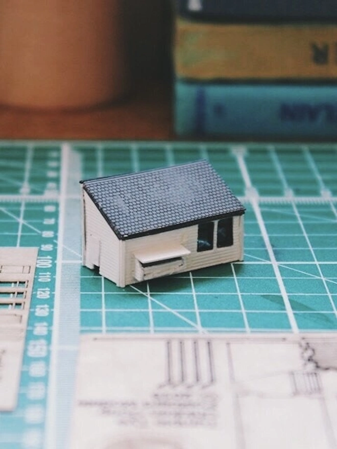 Garden Shed/ Chicken Coop (Z-Scale 1:220) Model