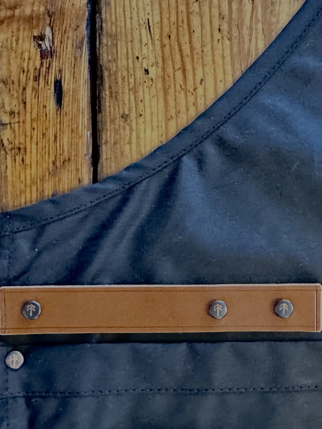 Plain Leather Strap (+ £10.50)