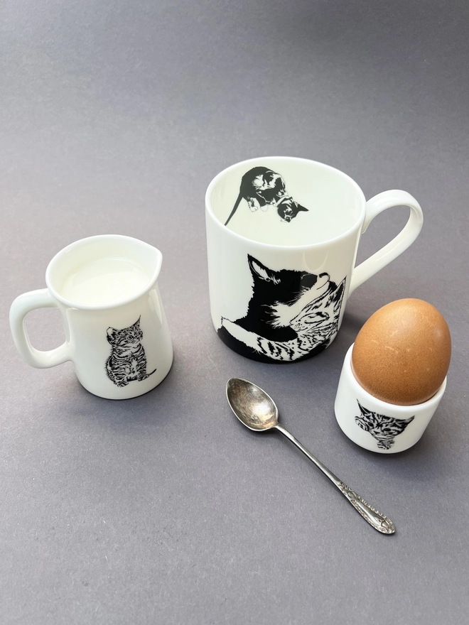 Cuddle time mug with quarter jug and egg cup