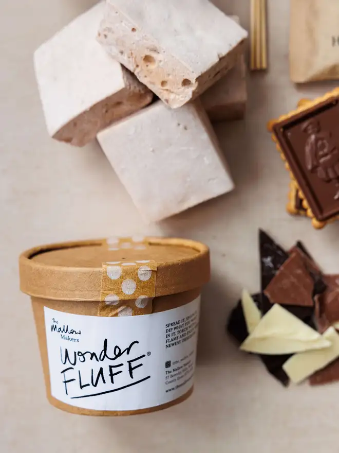 The-Mallow-Makers-close-up-of-wonder-fluff-and-marshmallows