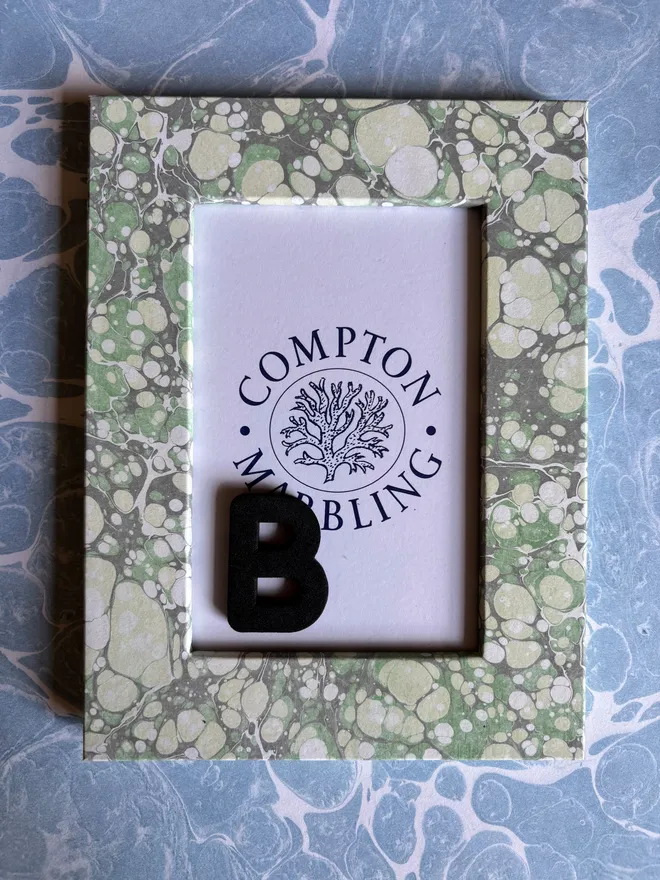 6 x 4 photograph frame in pattern B