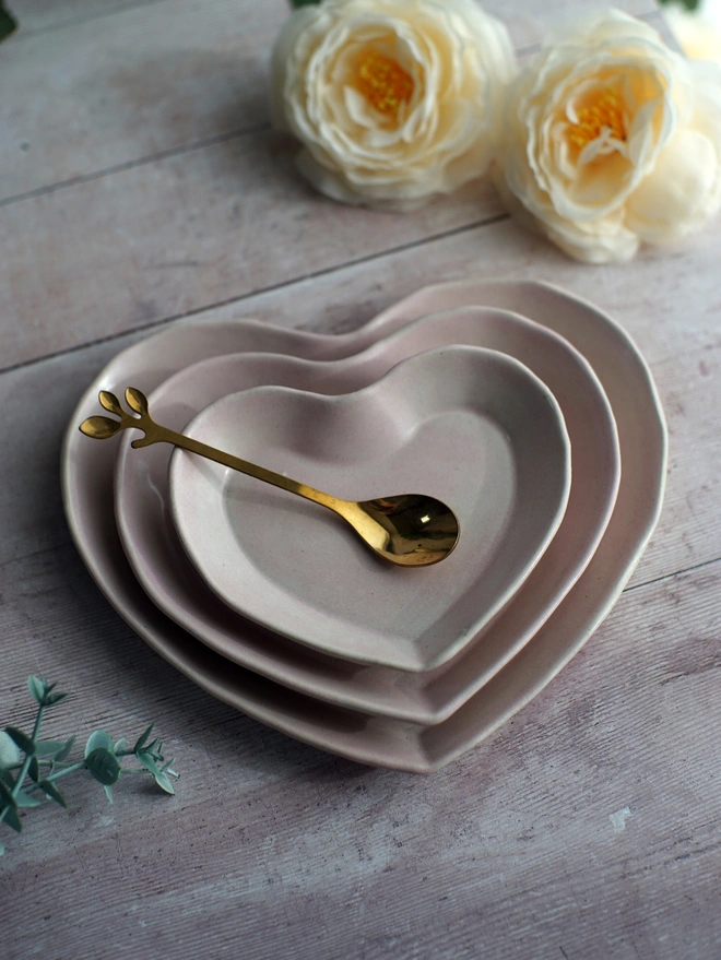 heart nesting plates, heart plates, heart dish, ceramic nesting plates, Jenny Hopps Pottery, Lilac