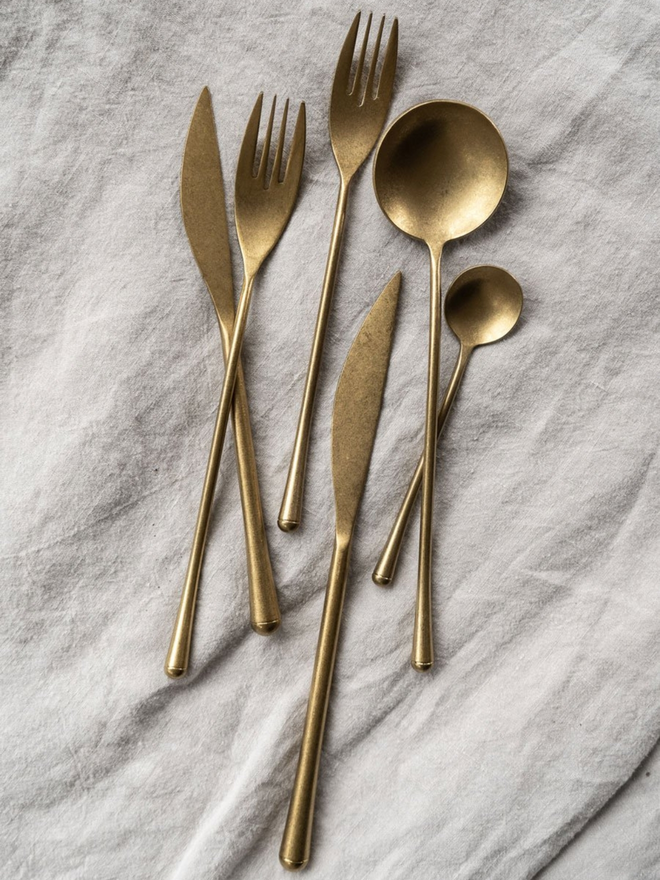 Stainless steel cutlery set