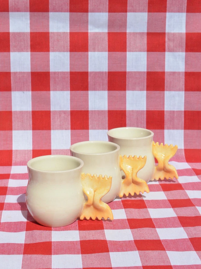 Farfalle pasta mug - hourglass