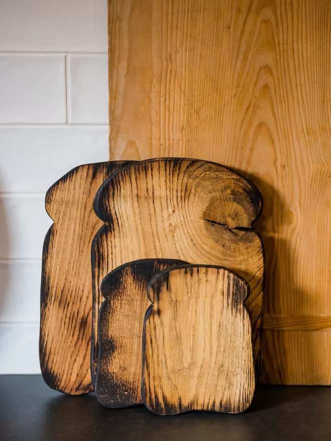 Large Oak Bread Board with Smaller 'That feeling Of Home' Board