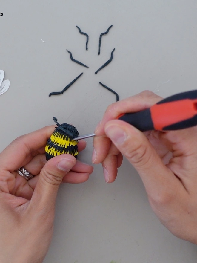 Making Crepe Paper Bumble Bee 