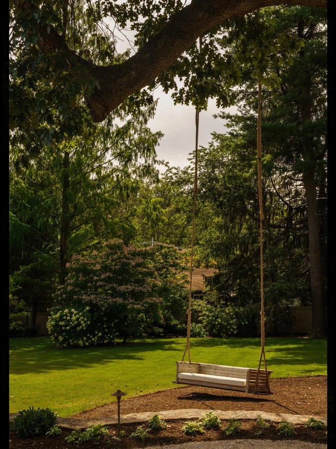 Swing Bench in the US