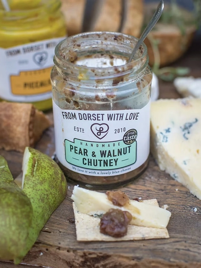 Pear & Walnut Chutney