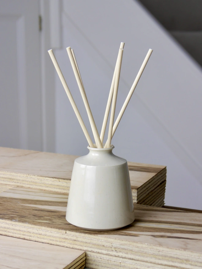 Ceramic Reed Diffuser white