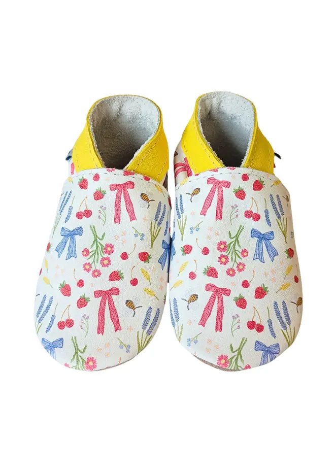 bows and bees printed shoe inch blue
