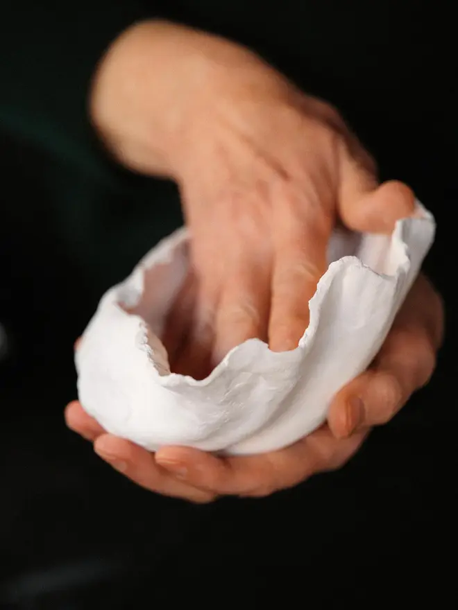 porcelain clam shell dish