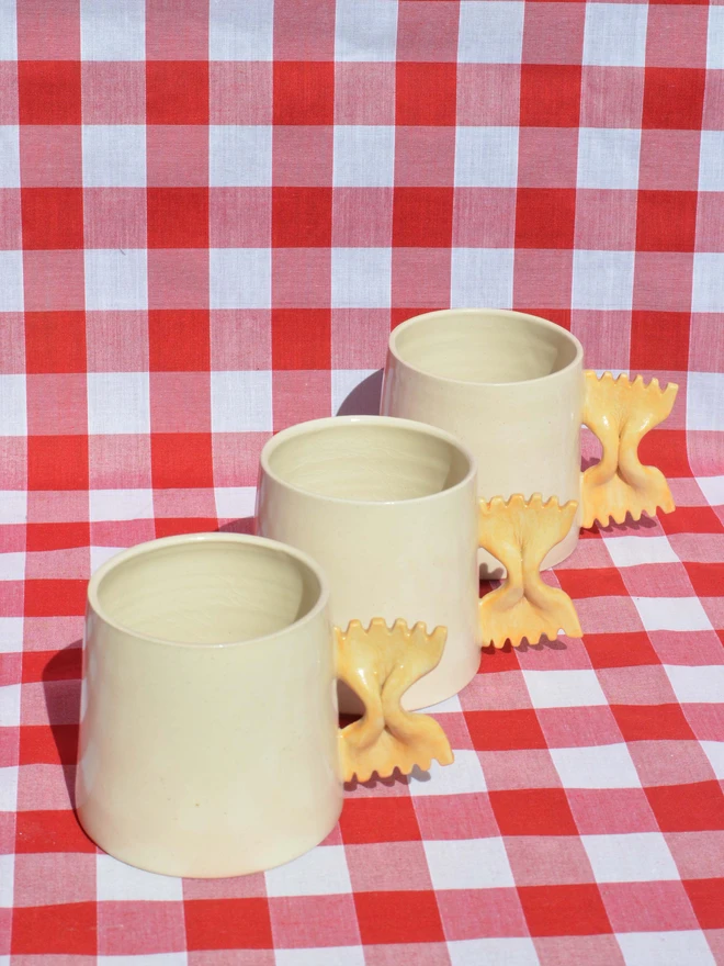 Farfalle pasta mug - tapered