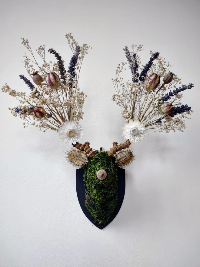 Handcrafted Dried Flower 'Lavender Mini' Deer Wall Hanging