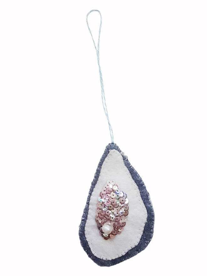 Oyster hanging tree decoration