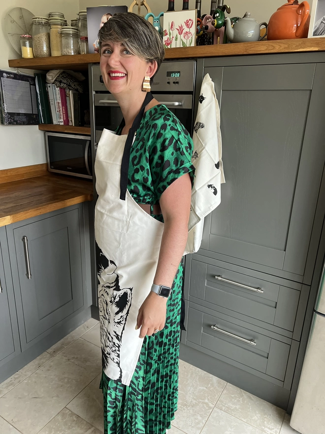 Cuddle Time unbleached cotton Apron with adjustable neck and tie waist